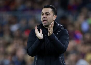 L'entraîneur barcelonais Xavi réagit le 19 mars 2023