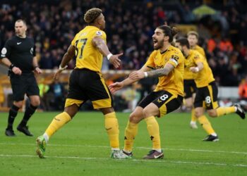 Adama Traore célèbre le but des Wolverhampton Wanderers le 4 mars 2023