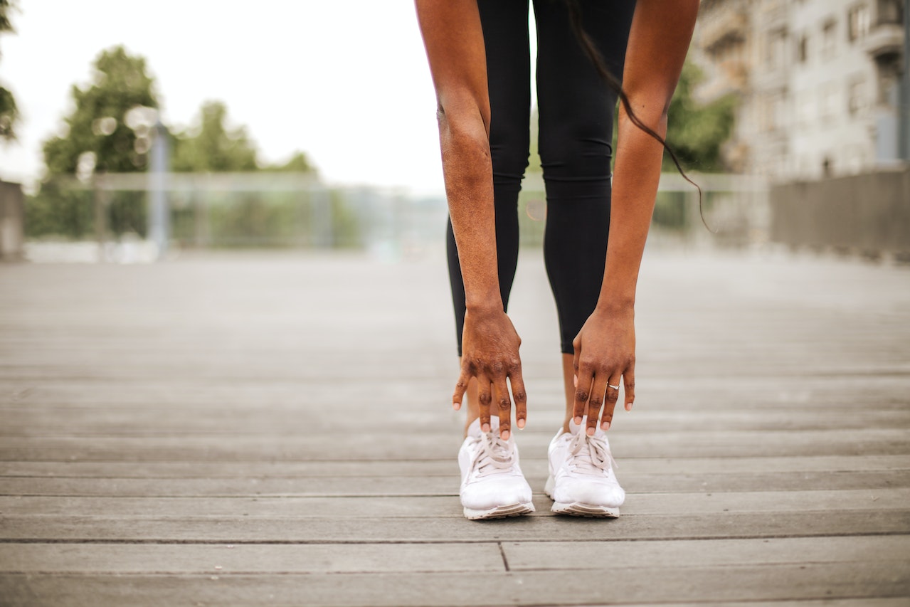 Comment prévenir les blessures du pied et de la cheville lorsqu'on pratique une activité sportive intense ?