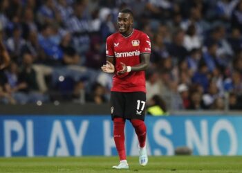 Callum Hudson-Odoi célèbre le but du Bayer Leverkusen le 4 octobre 2022