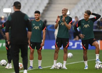 Le joueur de Liverpool en voie de sortie a dit à ses amis quel club il comptait rejoindre