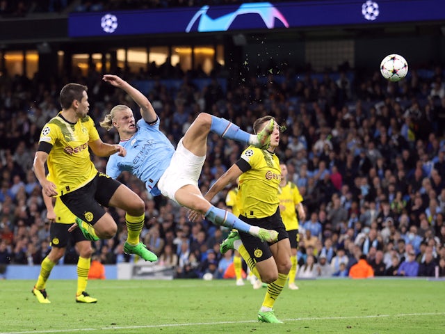 Erling Braut Haaland de Manchester City marque son deuxième but le 14 septembre 2022