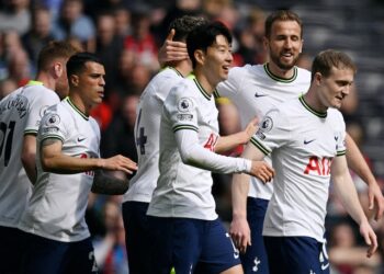 Son Heung-min célèbre le but de Tottenham Hotspur le 15 avril 2023