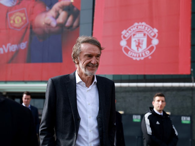 Le président d'Ineos, Jim Ratcliffe, est photographié à Old Trafford à Manchester, en Grande-Bretagne, le 17 mars 2023