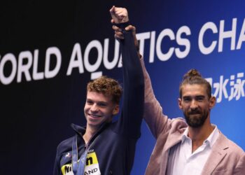 Mondiaux de natation : Léon Marchand pulvérise le record de Michael Phelps