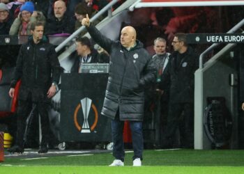 L'entraîneur de Ferencvaros Stanislav Cherchesov réagit le 9 mars 2023