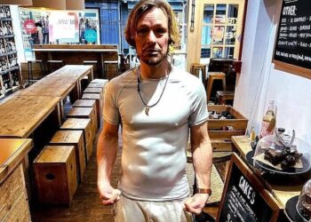 L'ancienne star de Corrie, Hollyoaks, Adam Rickitt, rejoint le casting de Doctors