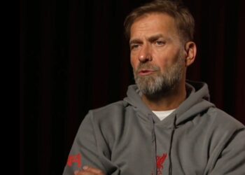 Liverpool pourrait se voir offrir un nouvel espoir sur le milieu de terrain après la réclamation de Falk