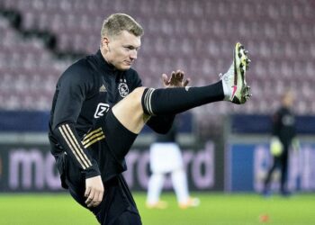 Perr Schuurs de l'Ajax n'est pas d'accord avec cela sur le lieu de travail le 3 novembre 2020
