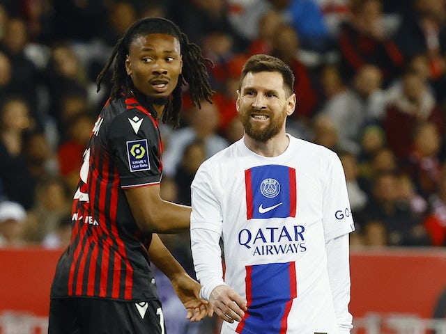Lionel Messi du Paris St Germain et Khephren Thuram de l'OGC Nice le 8 avril 2023