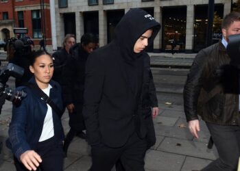 Mason Greenwood arrive au tribunal en novembre 2022