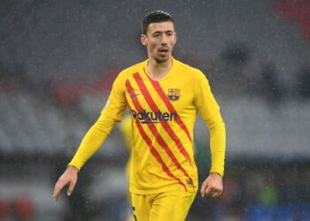 Clément Lenglet de Barcelone photographié le 8 décembre 2021
