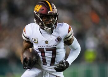 Terry McLaurin Commanders pic