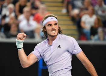Stefanos Tsitsipas dérangé par une spectatrice imitant une abeille