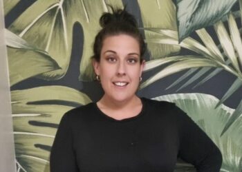 Une femme abandonne son habitude de consommer 9 calories par jour et perd 14 pierres