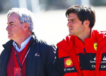 F1, Sainz, le père controversé : « Des commandes d’équipe étranges chez Ferrari »