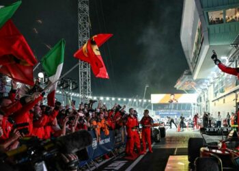 F1, la Ferrari de Sainz gagne à Singapour !