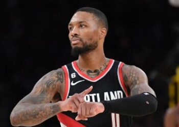NBA, Damian Lillard aux Milwaukee Bucks : échange à trois avec les Suns et les Blazers