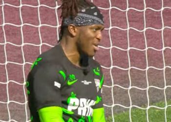 KSI obligé de jouer dans le but lors du match de charité de Sidemen à cause de Tommy Fury |  Football |  sport