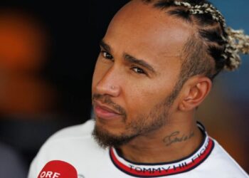Lewis Hamilton admet avoir parlé avec Ferrari