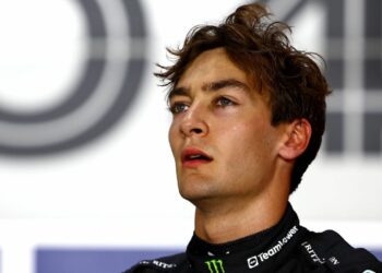 George Russell accusé d’avoir « fait un Max Verstappen » alors que les fans exigent une pénalité pour le Grand Prix du Qatar