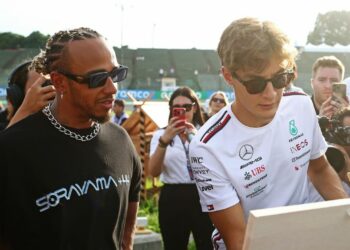 Mercedes programme à huis clos le sommet de crise entre Lewis Hamilton et George Russell