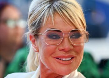 Letitia Dean a peut-être perdu 4 tailles de robe en 4 mois
