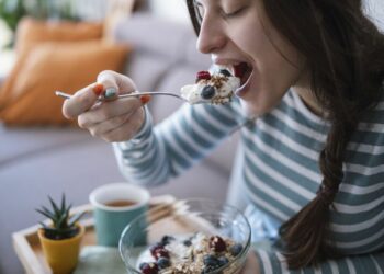 Une nutritionniste partage la routine matinale idéale pour perdre du poids