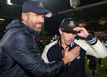 Ryan Reynolds et Rob McElhenney émettent une réaction brutale en deux mots face à leur rival de Wrexham |  Football |  sport