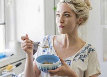 « Je suis nutritionniste et les femmes ne devraient pas sauter le petit-déjeuner le matin – voici pourquoi »