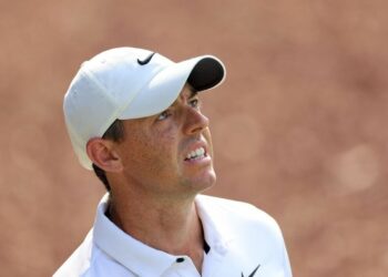 Rory McIlroy réprimandé par la fouille de la star de la Ryder Cup après l’empannage d’Henrik Stenson