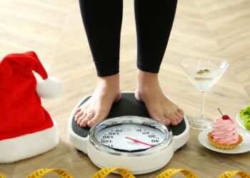 Perte de poids à la ménopause : Top 7 des aliments de fête à éviter ce Noël