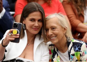 Martina Navratilova et son épouse, finaliste de Miss Univers, vont adopter un enfant après une alerte au cancer