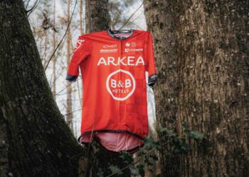 Le nouveau maillot Arkéa – B&B Hotels 2024