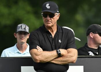 La réaction de Greg Norman en dit long après le demi-tour de Rory McIlroy sur LIV Golf