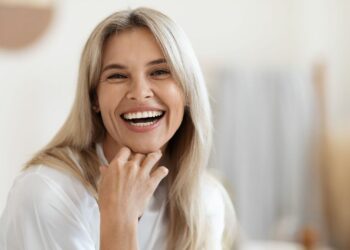 Régime anti-inflammatoire : que manger pour réduire les ridules et améliorer la peau, les cheveux et les ongles