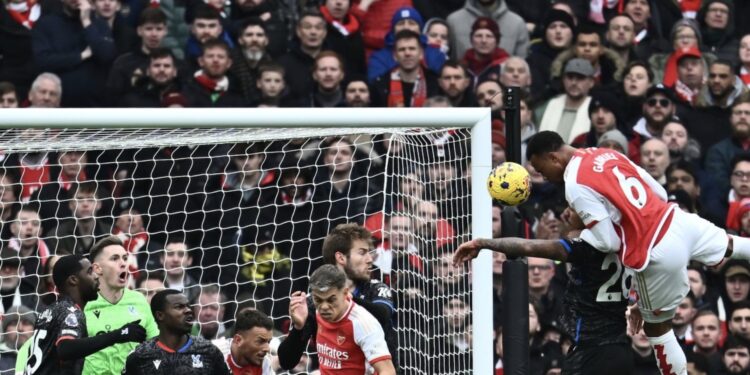 Arsenal 5-0 Crystal Palace : les prouesses sur coup de pied arrêté propulsent les Gunners à trois points