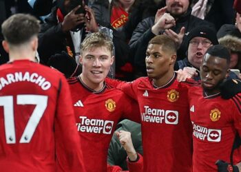 Man Utd : une ex-star affirme que ça doit être « merdique » de jouer avec deux joueurs actuels dans une diatribe brutale |  Football |  sport