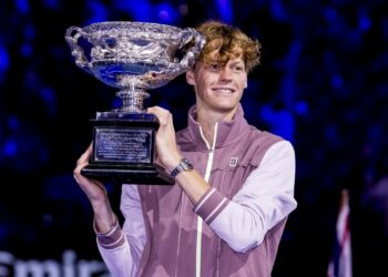 Jannik Sinner force la star italienne à faire volte-face, qui affirmait qu’il « ne pensait qu’au profit »