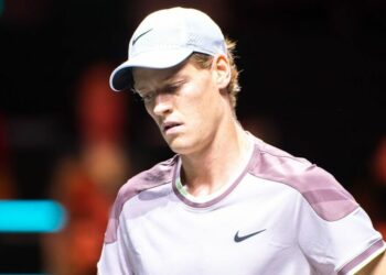 Jannik Sinner « a pleuré et a appelé ses parents pour qu’ils viennent le chercher »