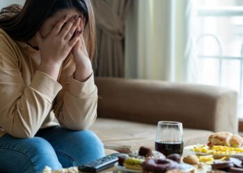 Le médecin recommande fortement un moyen simple de « réduire l&rsquo;alimentation émotionnelle » et de perdre du poids