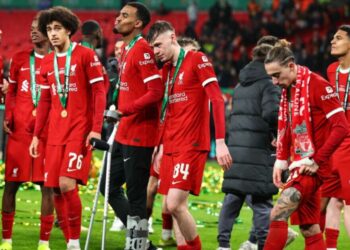 Liverpool a subi un coup dur alors que le duo quitte la finale de la Coupe Carabao avec des béquilles |  Football |  sport