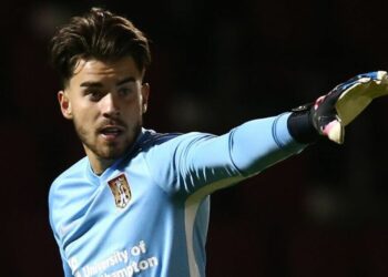 Le gardien limogé un jour après avoir signé pour le club suite à des problèmes de fans et à des excuses rampantes |  Football |  sport