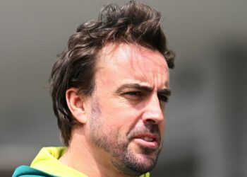 Fernando Alonso tire sur la FIA alors que les régulateurs de la F1 laissent l’Espagnol « surpris »