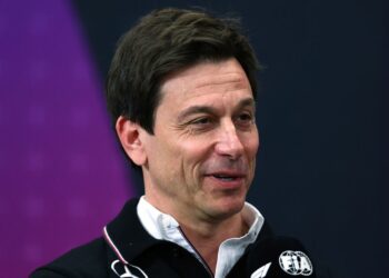 Toto Wolff confirme que la liste restreinte des remplaçants de Lewis Hamilton est complète