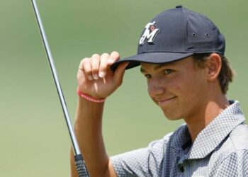 La sensation du golf, 15 ans, lance des prédictions confiantes aux rivaux du PGA Tour avant ses débuts