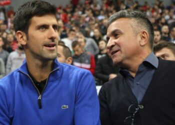 Le père de Novak Djokovic « transporté d’urgence à l’hôpital » avec la star du tennis à ses côtés