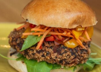 Un plus grand choix de restaurants pourrait inciter un tiers des consommateurs de viande à devenir végétaliens