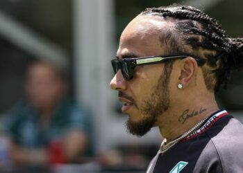 Lewis Hamilton a averti qu’il pourrait devoir faire face à un comportement « antisportif » chez Ferrari