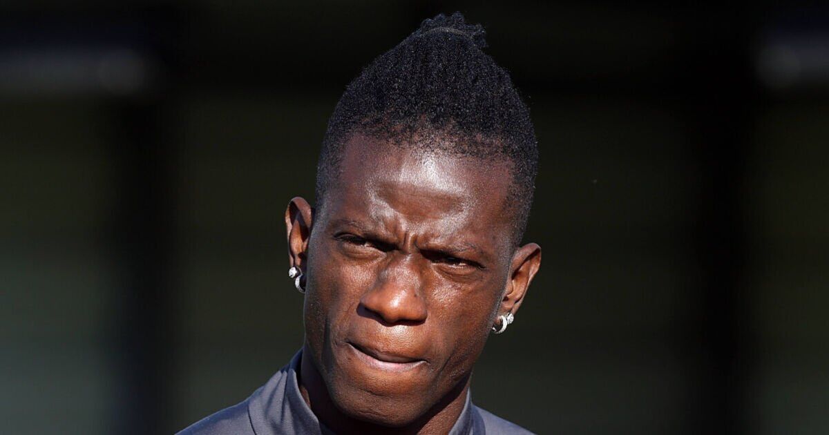 Le nouveau jumeau "suspect" de l'ex-star de Barcelone joue à sa place depuis février | Football | sport